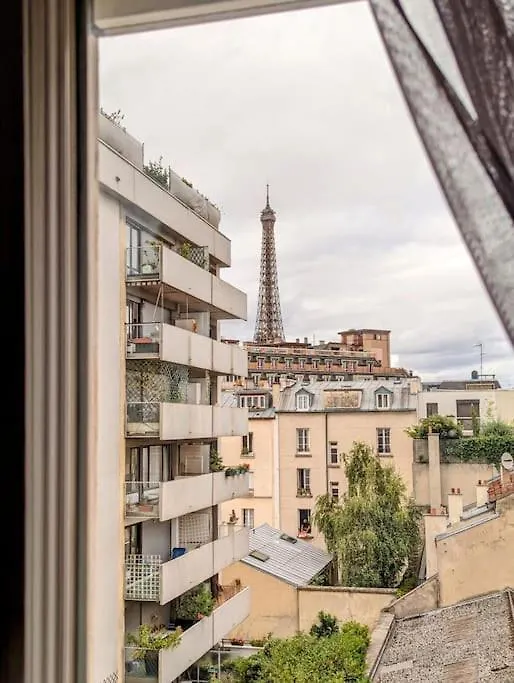 Charmant Studio Avec Balcon Et Vue Tour Eiffel contacts